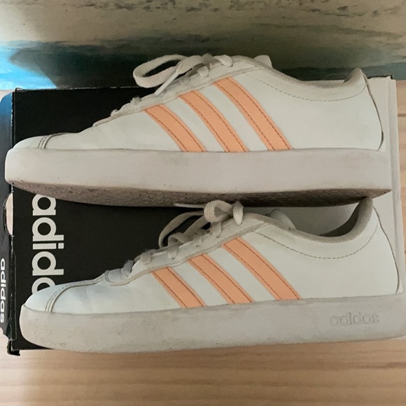 ADIDAS VL Court 2.0 K white & glo pink girls size 4 EUC - Picture 8 of 13